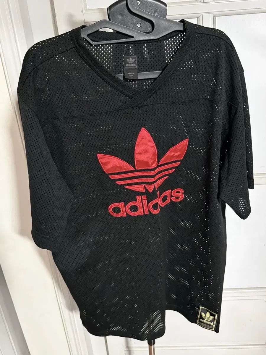 アディダス ブラック メッシュ 半袖 Tシャツ - メルカリ