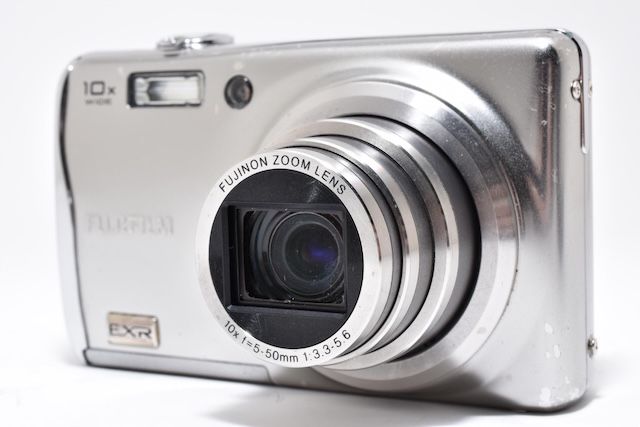 並品＞ FUJIFILM FinePix (ファインピックス) F70 EXR シルバー