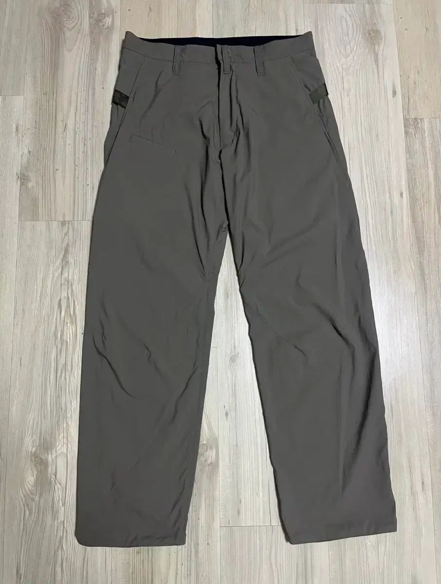 xs アクロニウム (acronym) グレー p39-M スラックス (パンツ) - メルカリ