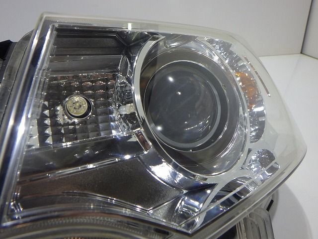 ワゴンRスティングレー 左ヘッドライト HID MH34S 前期 100-59271