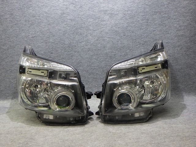 70系 ヴォクシー ヘッドライト 左右 HID ZRR70/75 前期 28-203 V8