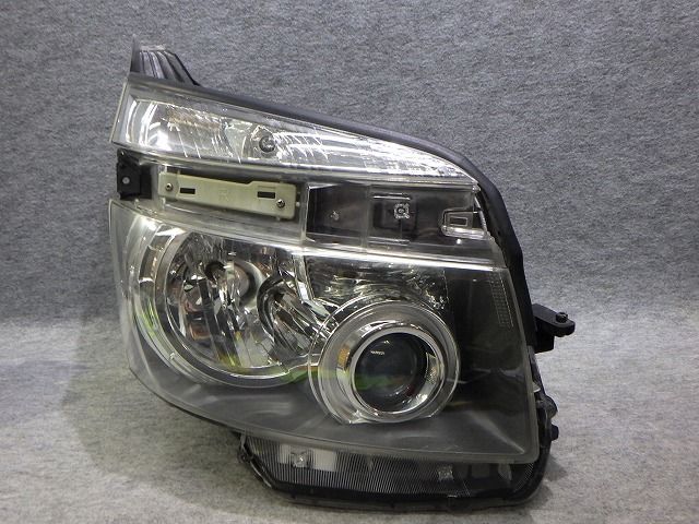 70系 ヴォクシー ヘッドライト 左右 HID ZRR70/75 前期 28-203 V8