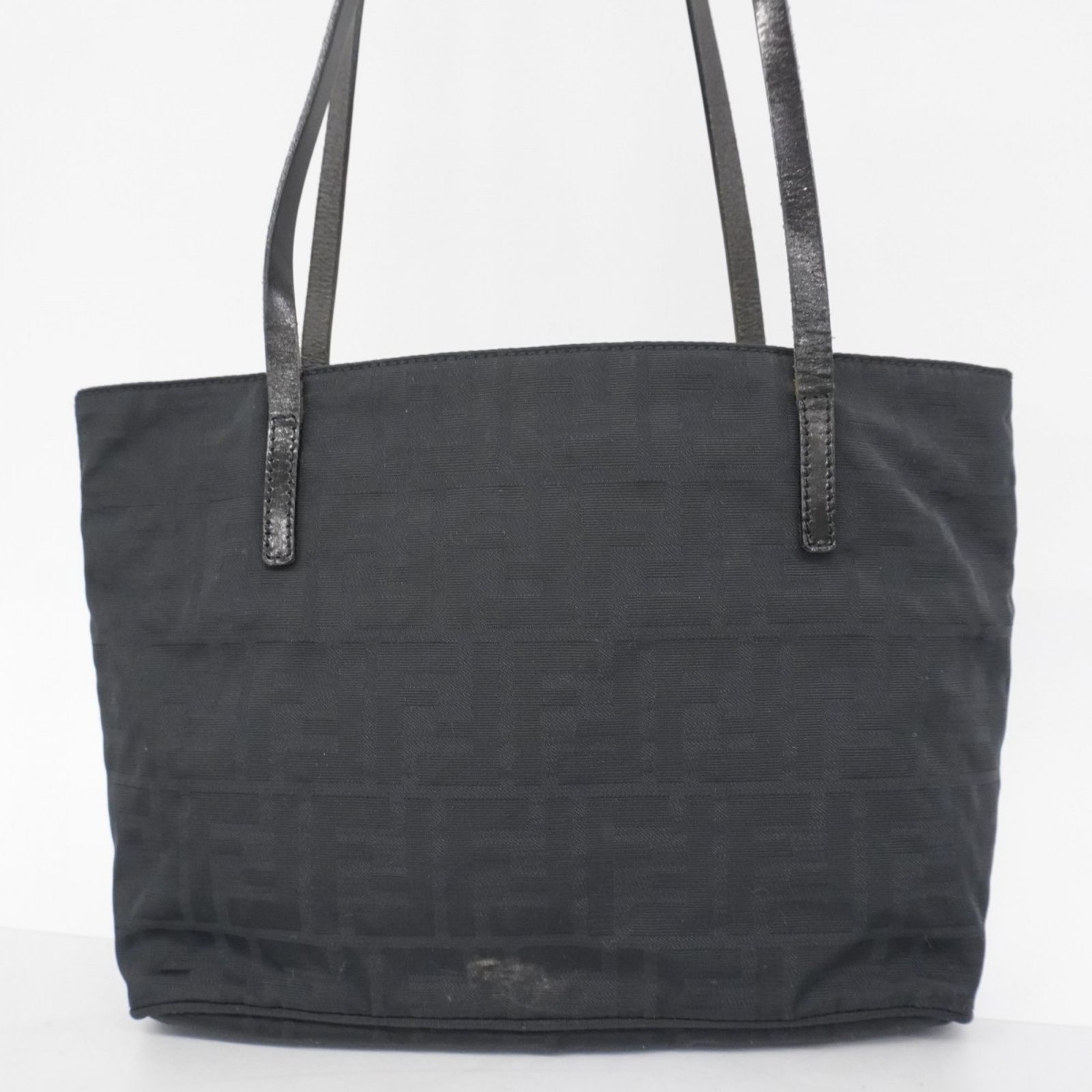 P*e様 （8ee1472）FENDI/フェンディ　ナイロントートバッグ　ブラッ フェンディ(Fendi) フェンディ トートバッグ ズッカ ナイロン