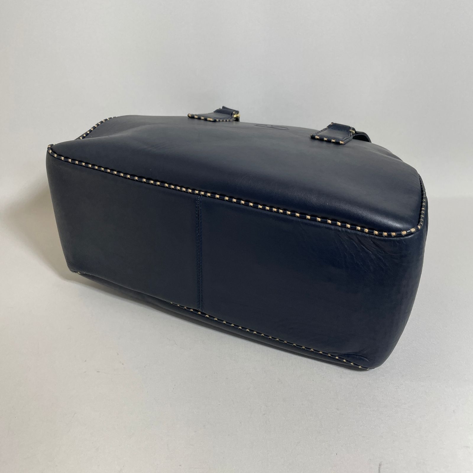 2601-10｜ヴァレンティノ ガラヴァーニ ショルダーバッグ レザー