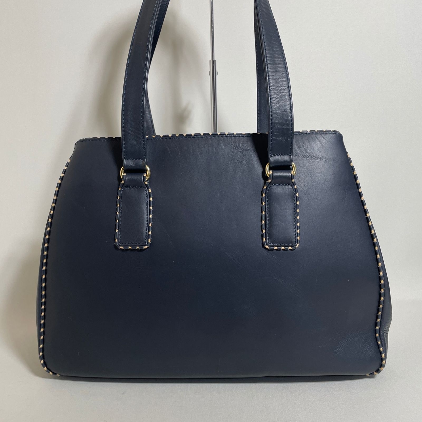 2601-10｜ヴァレンティノ ガラヴァーニ ショルダーバッグ レザー