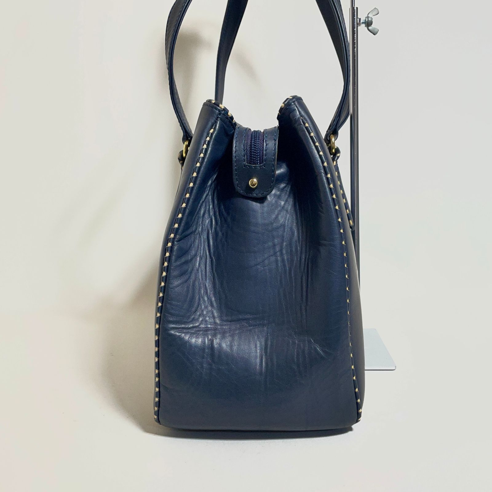 2601-10｜ヴァレンティノ ガラヴァーニ ショルダーバッグ レザー