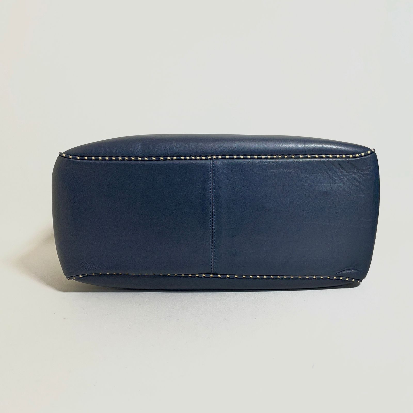 2601-10｜ヴァレンティノ ガラヴァーニ ショルダーバッグ レザー