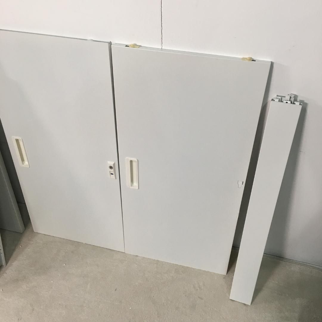 訳あり部品 スチール書庫 書類保管庫 保管庫 収納 1689-200 - メルカリ