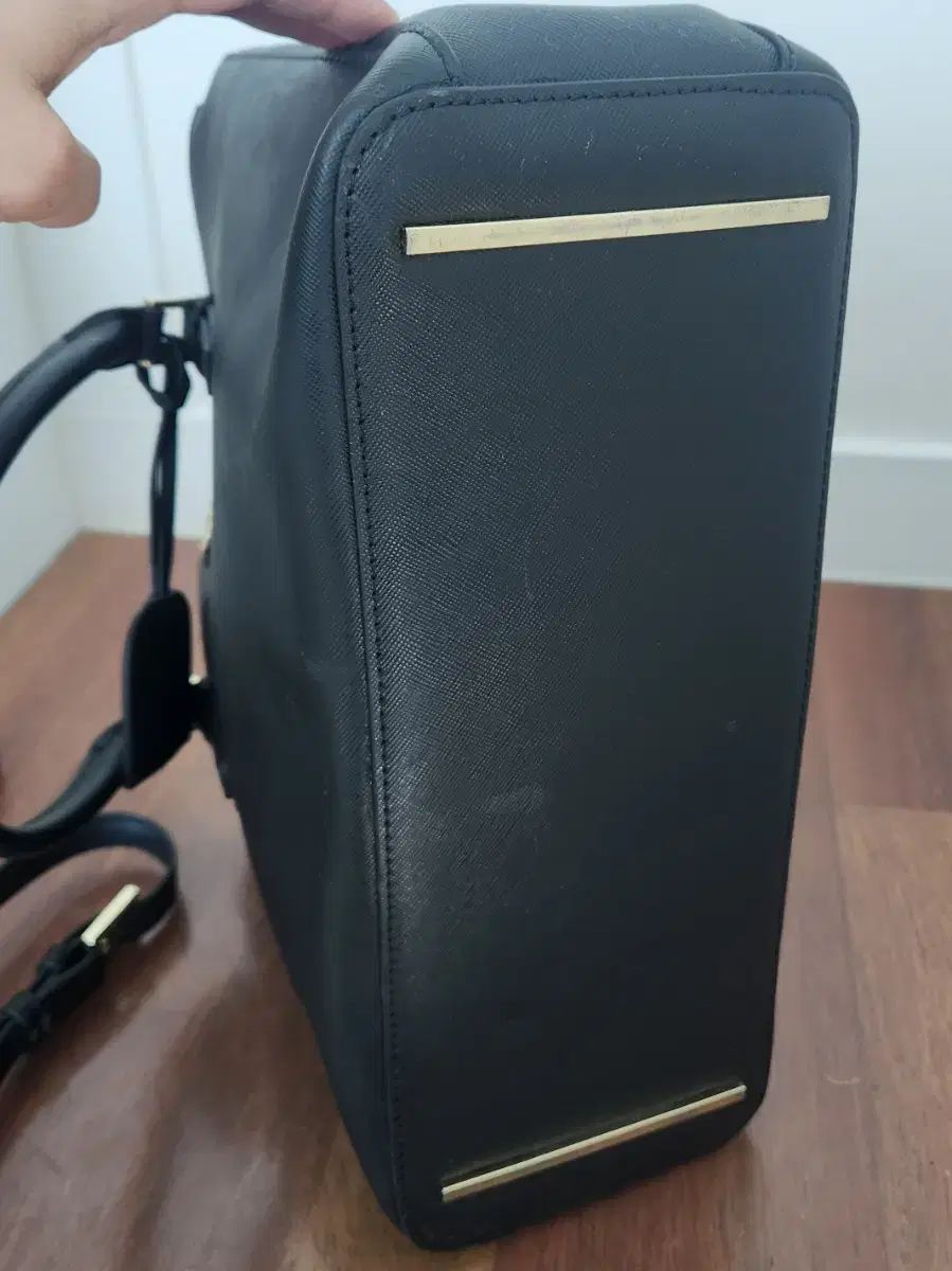 トリーバーチ ロビンソン ダブルジップ クロスバッグ - メルカリ