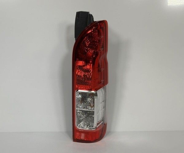 トヨタ ハイエース レジアスエース テールランプ(リヤ
