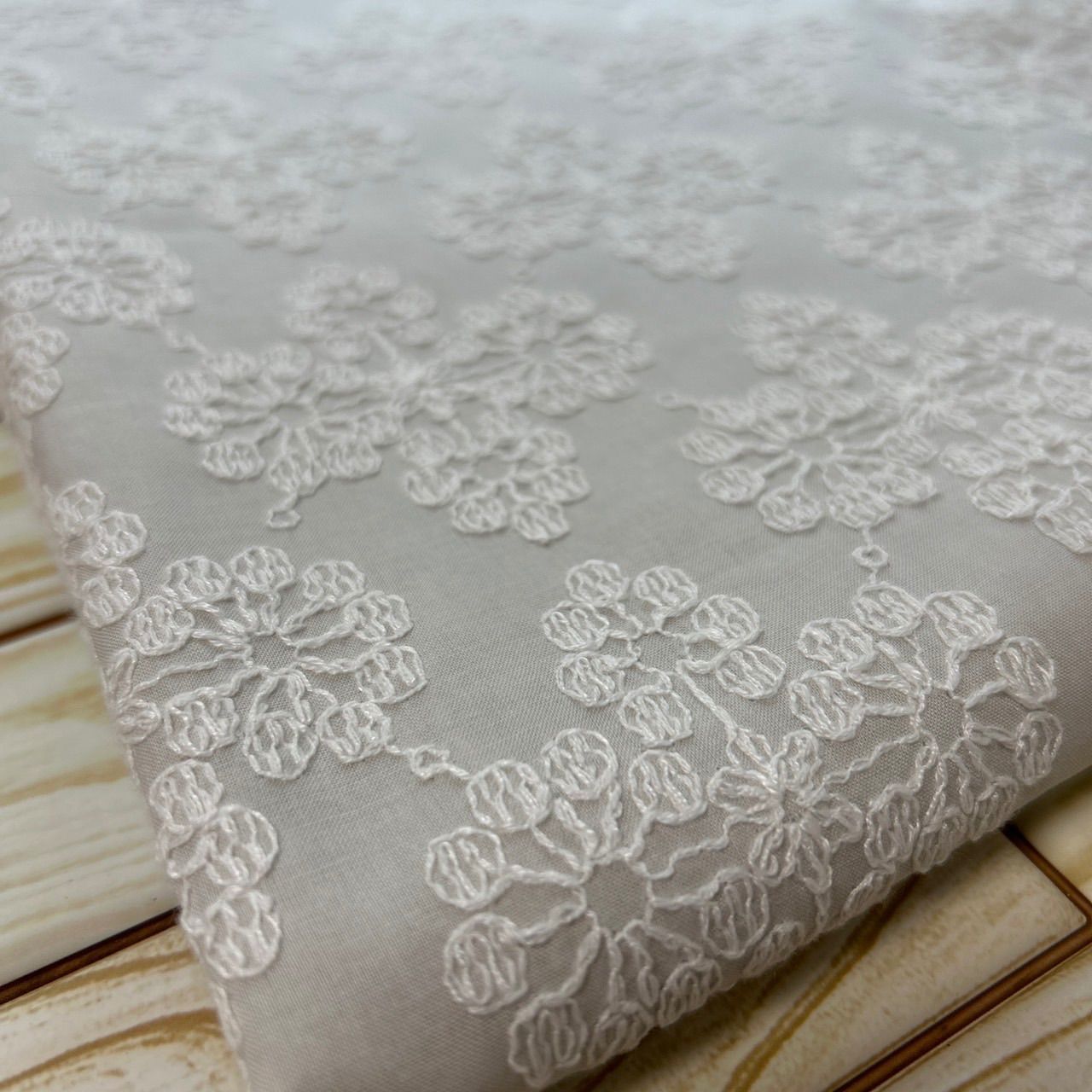 余った生地を出品致します様専用　刺繍生地×1点