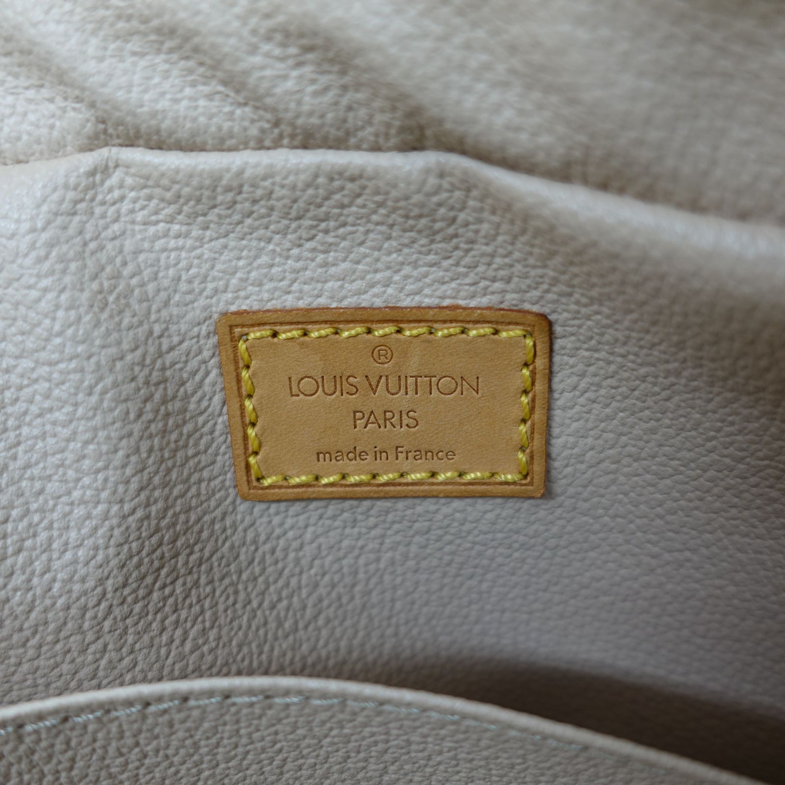 LOUIS VUITTON ルイ・ヴィトン トゥルース トワレット23 ポーチ