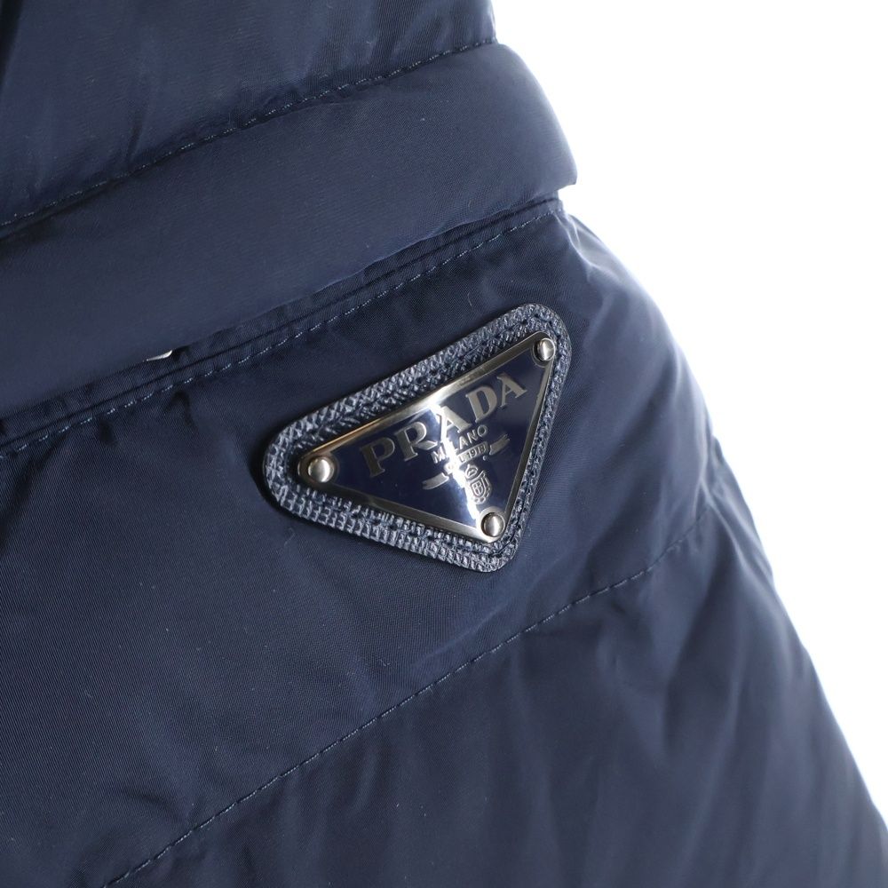 PRADA (プラダ) NYLON PIUMA NERO 三角ロゴプレート ナイロン ダウン