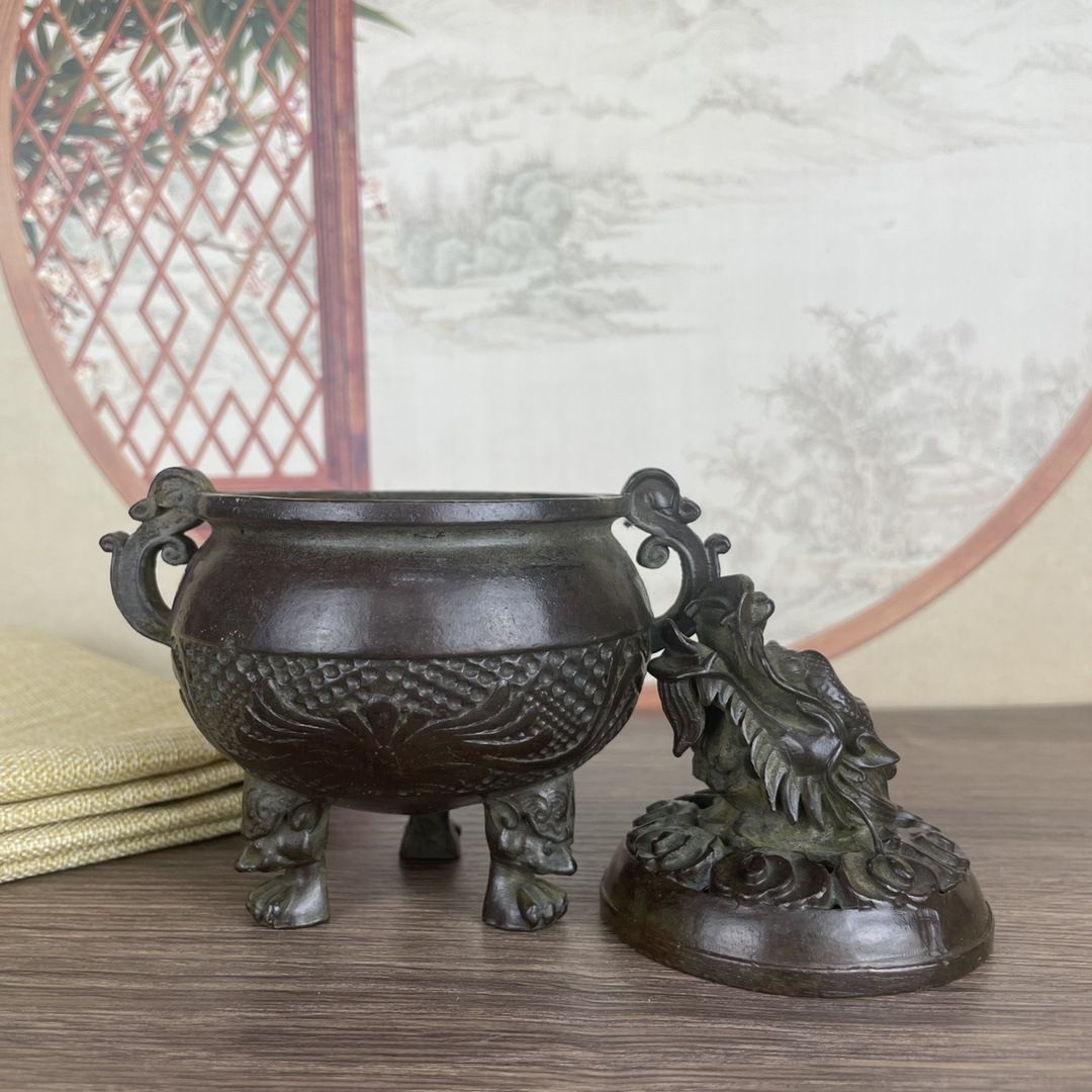 中国　古銅　双耳三つ足鼎　香炉　唐木蓋付　M　R7404 新品未使用 古銅 香炉 三足 鼎 香炉 古式 家庭 置物 茶道 家庭用 三足