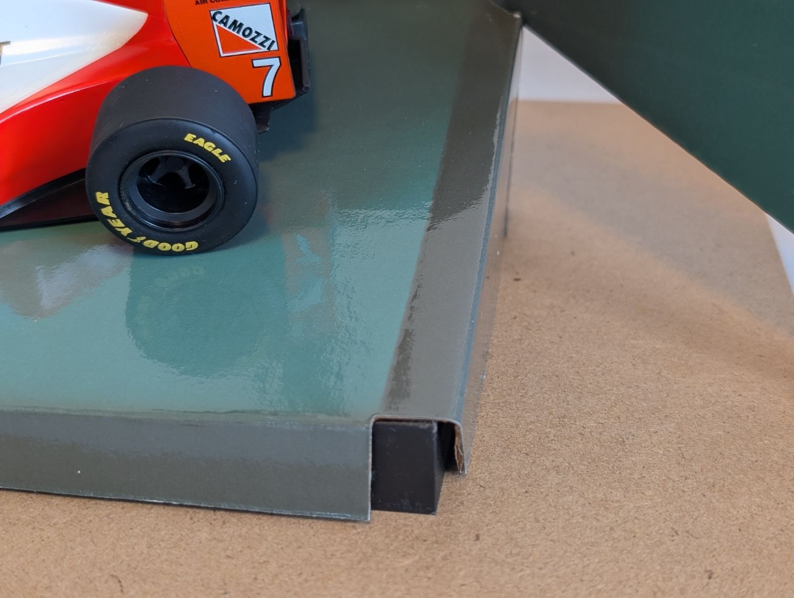 ミニチャンプス製　MP4/9プジョー　ミカハッキネン 1/18ミニチャンプス マクラーレン プジョーMP4/9 ミカ・ハッキネン