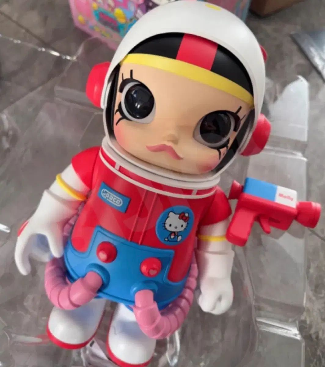 ポップマート 正規品 MEGA SPACE MOLLY ハローキティ 400 Sanrio
