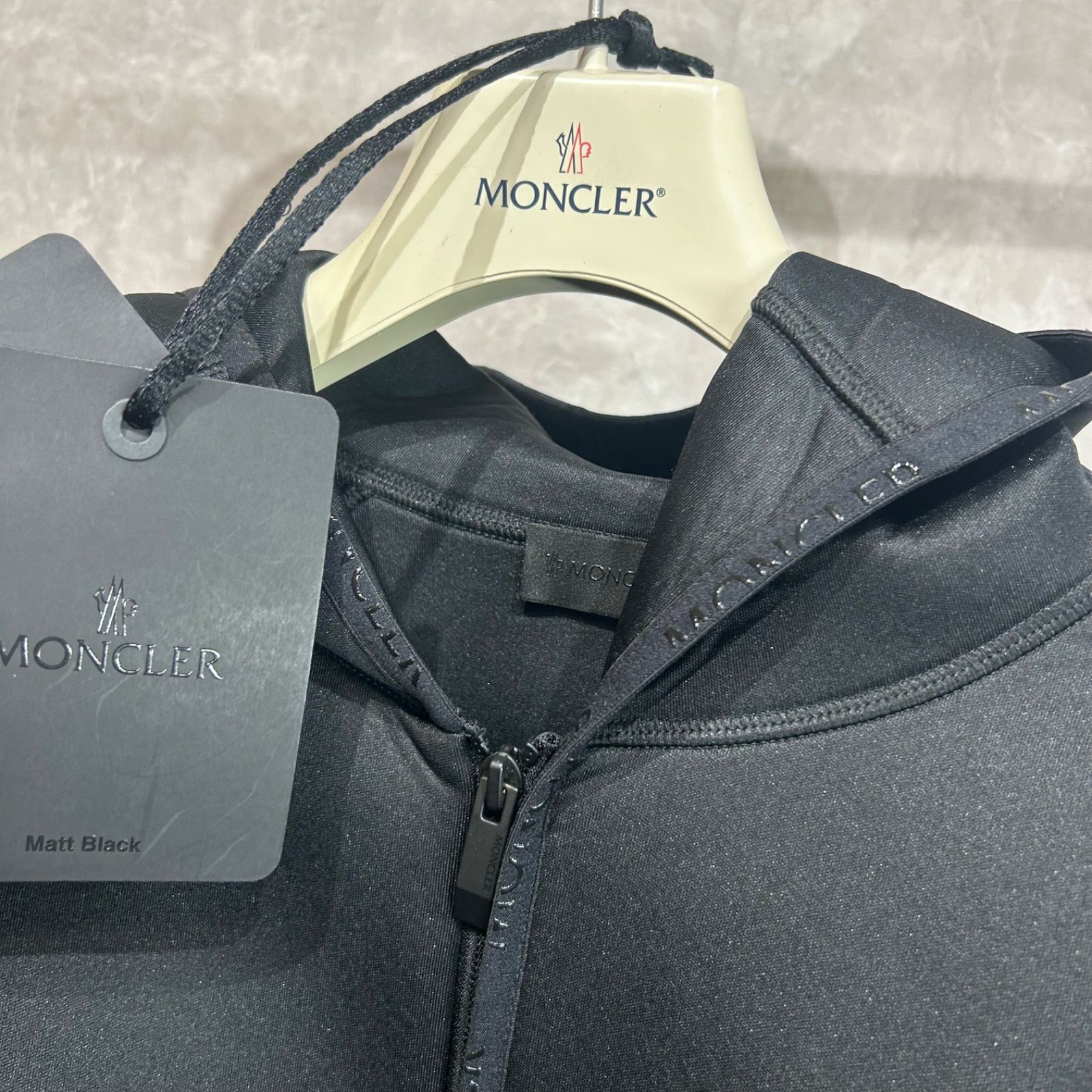 極美品】 MONCLERモンクレールフードパーカージップアップラバー 