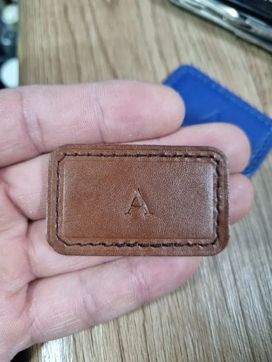 トゥミ イニシャル パッチ 限定モデル (A刻印IN)