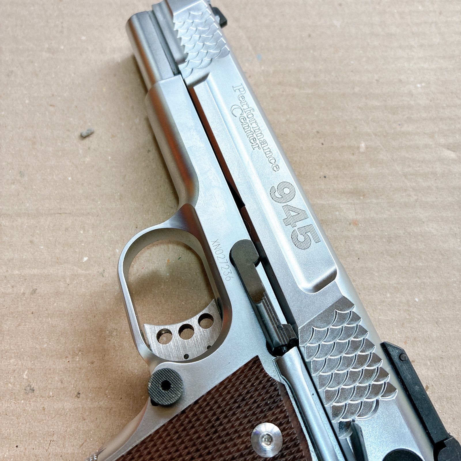 KSC M945 シルバー 18歳以上 マガジン2本 - メルカリ