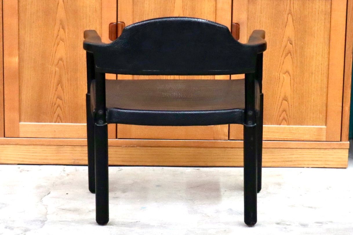 GMIS471K○レオナルド アームチェア ブラック スイス デザイナーズ家具