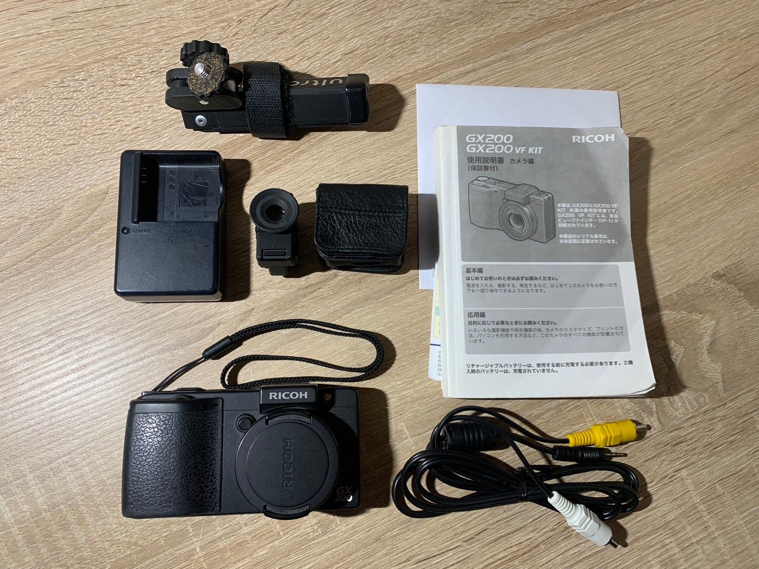 7986 RICOH GX200 ブラック デジカメ 美品 - メルカリ