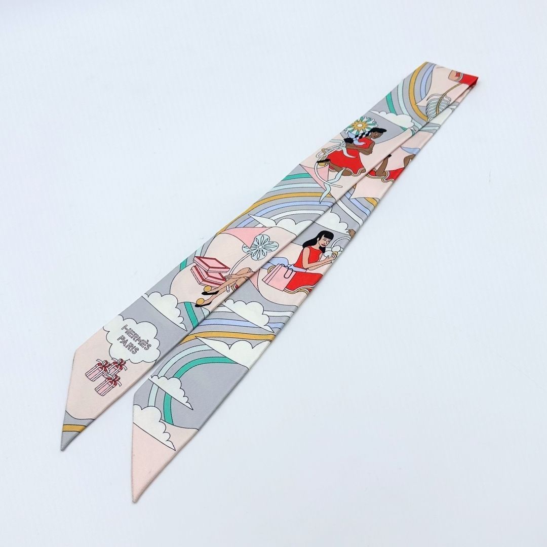 極美品】Hermes ツイリー スカーフ 空飛ぶカレ CARRES VOLANTS - メルカリ