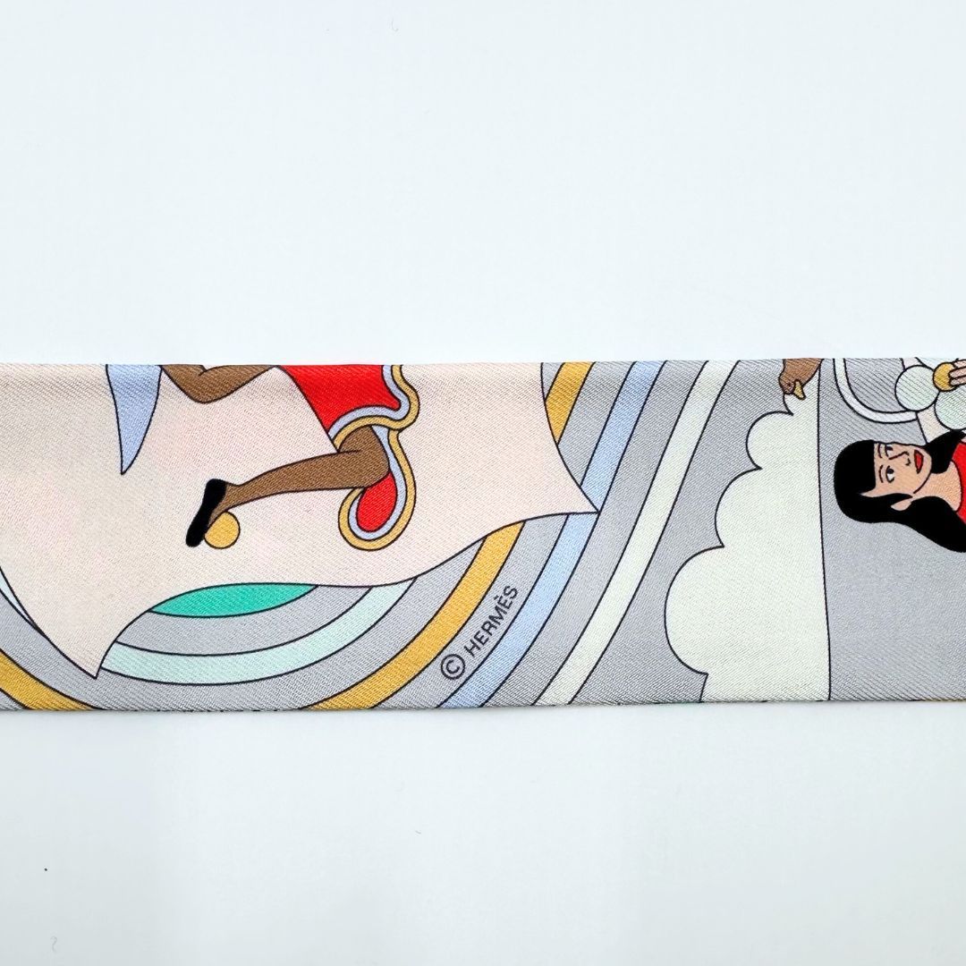 極美品】Hermes ツイリー スカーフ 空飛ぶカレ CARRES VOLANTS - メルカリ