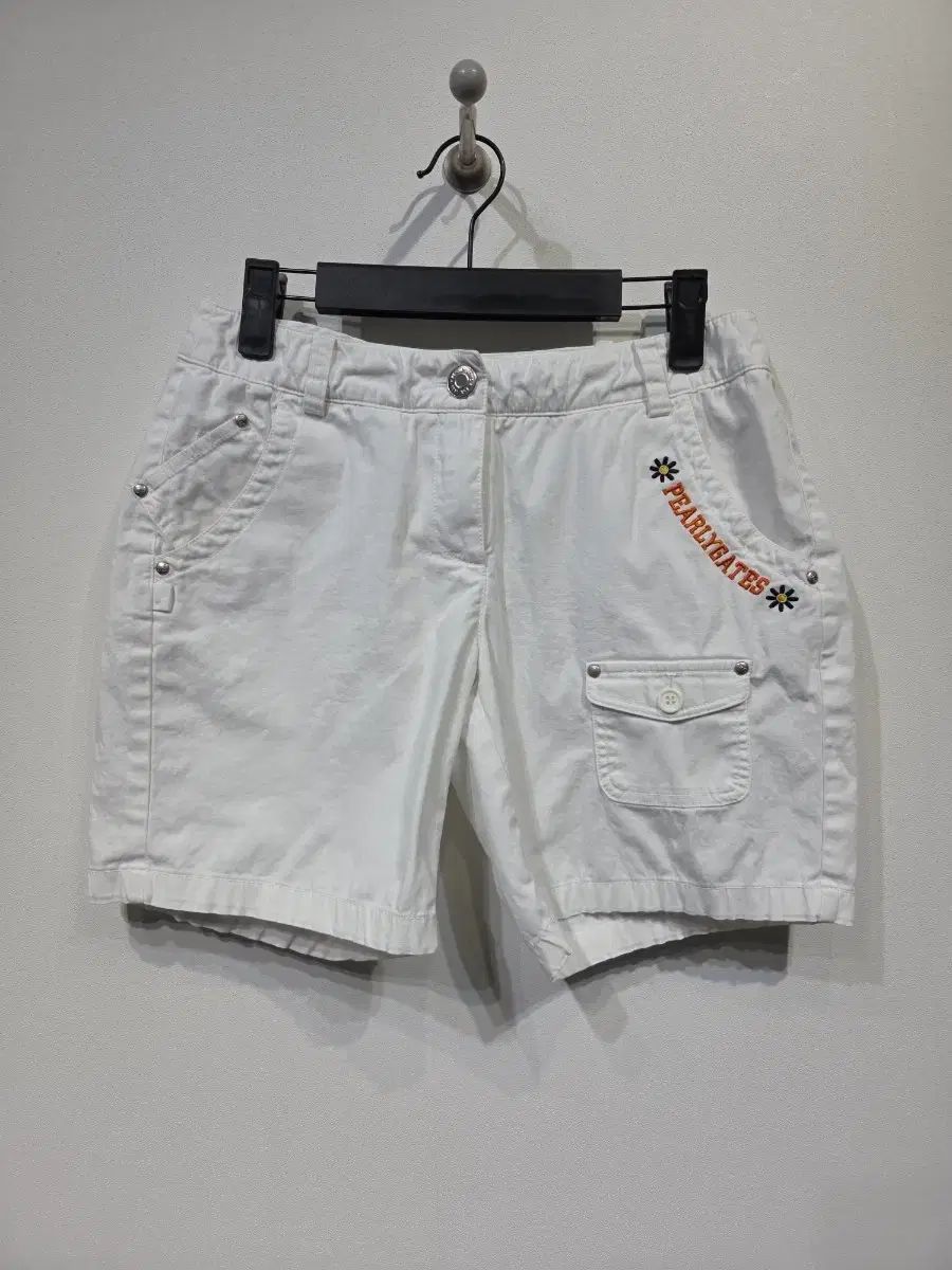 PEARLY GATES パーリーゲイツ フラワー 刺繍 白 ショーツ - メルカリ