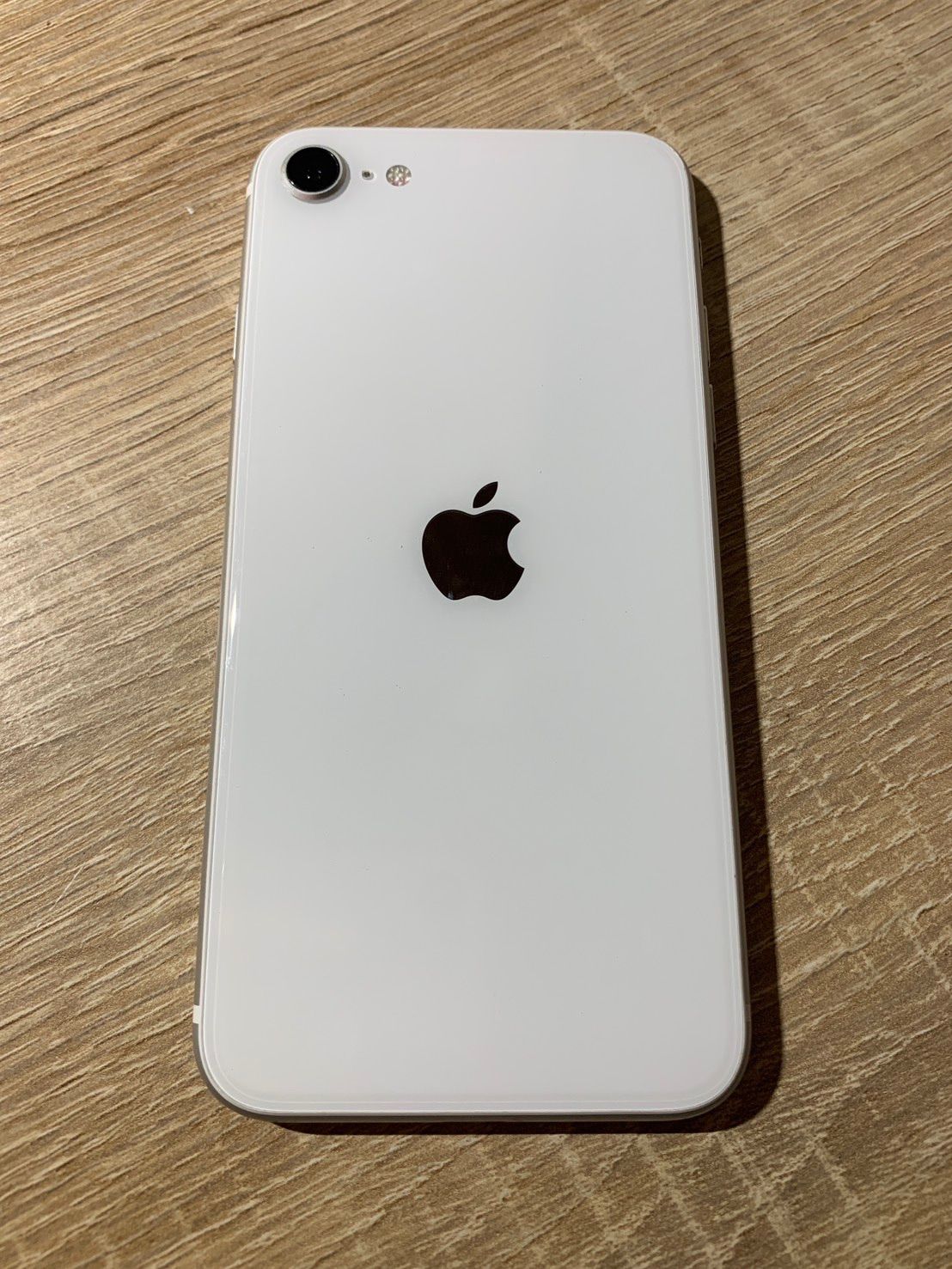 8034 iPhone SE 第二世代 64GB ホワイト - メルカリ