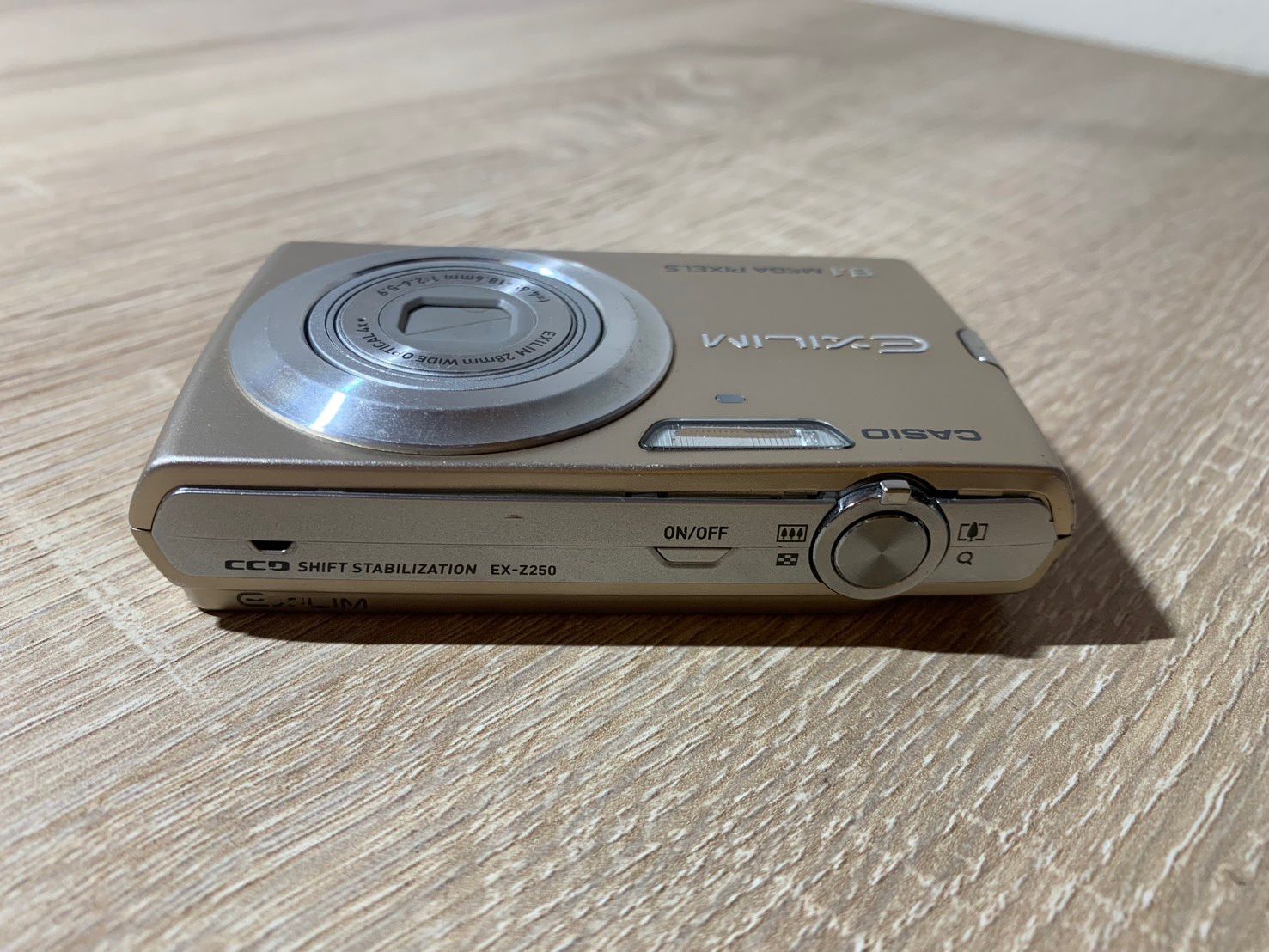 7908 Casio EXILIM EX-Z250 ゴールド デジカメ - メルカリ