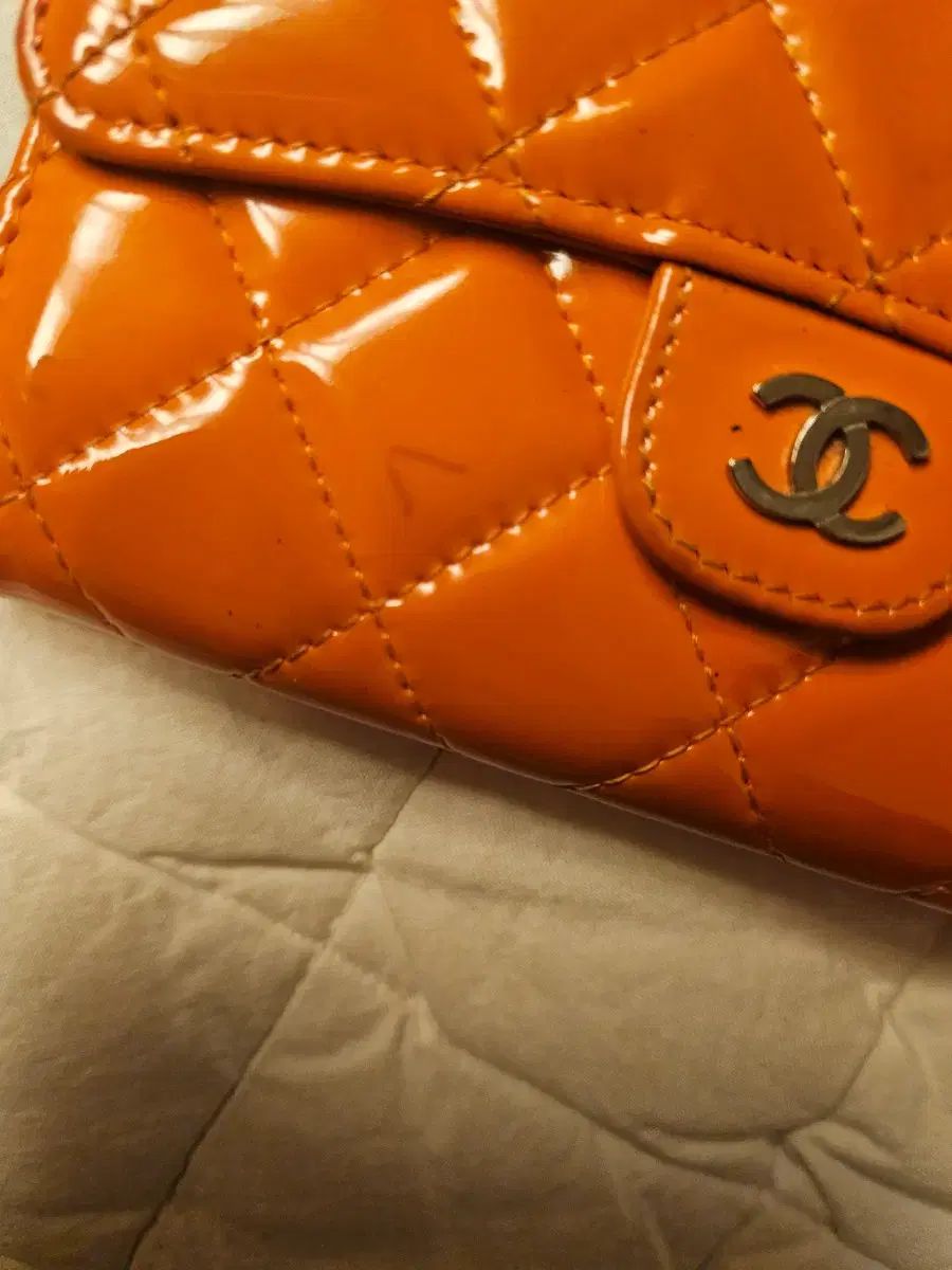 CHANEL エナメル オレンジ 長財布 - メルカリ