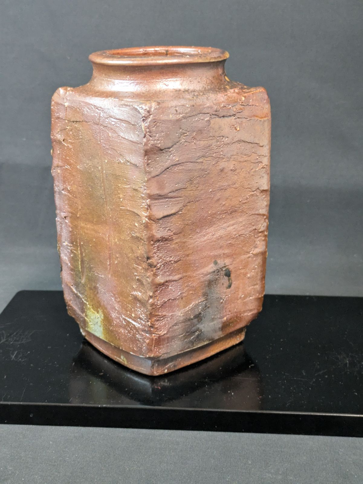 備前焼 高原敏作 花入 共箱 共布 栞付属 高さ14.3cm 幅7.5cm 日本六古