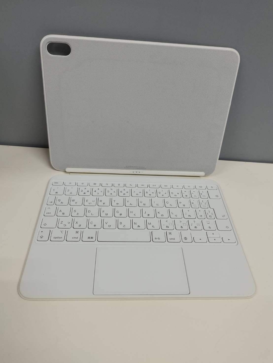 良品】iPad Magic Keyboard Folio/A2695/日本語配列〈MQDP3J/A