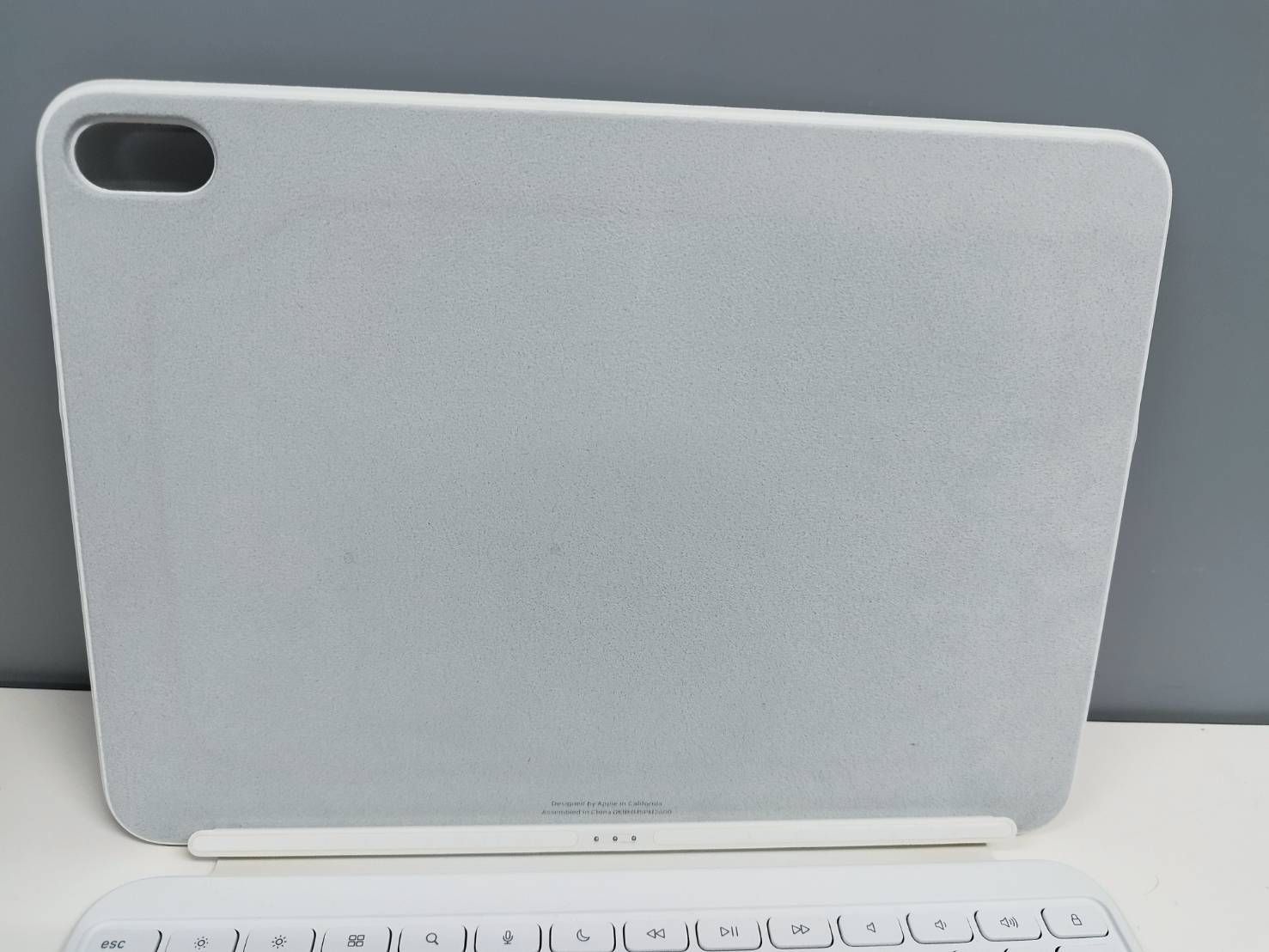 良品】iPad Magic Keyboard Folio/A2695/日本語配列〈MQDP3J/A