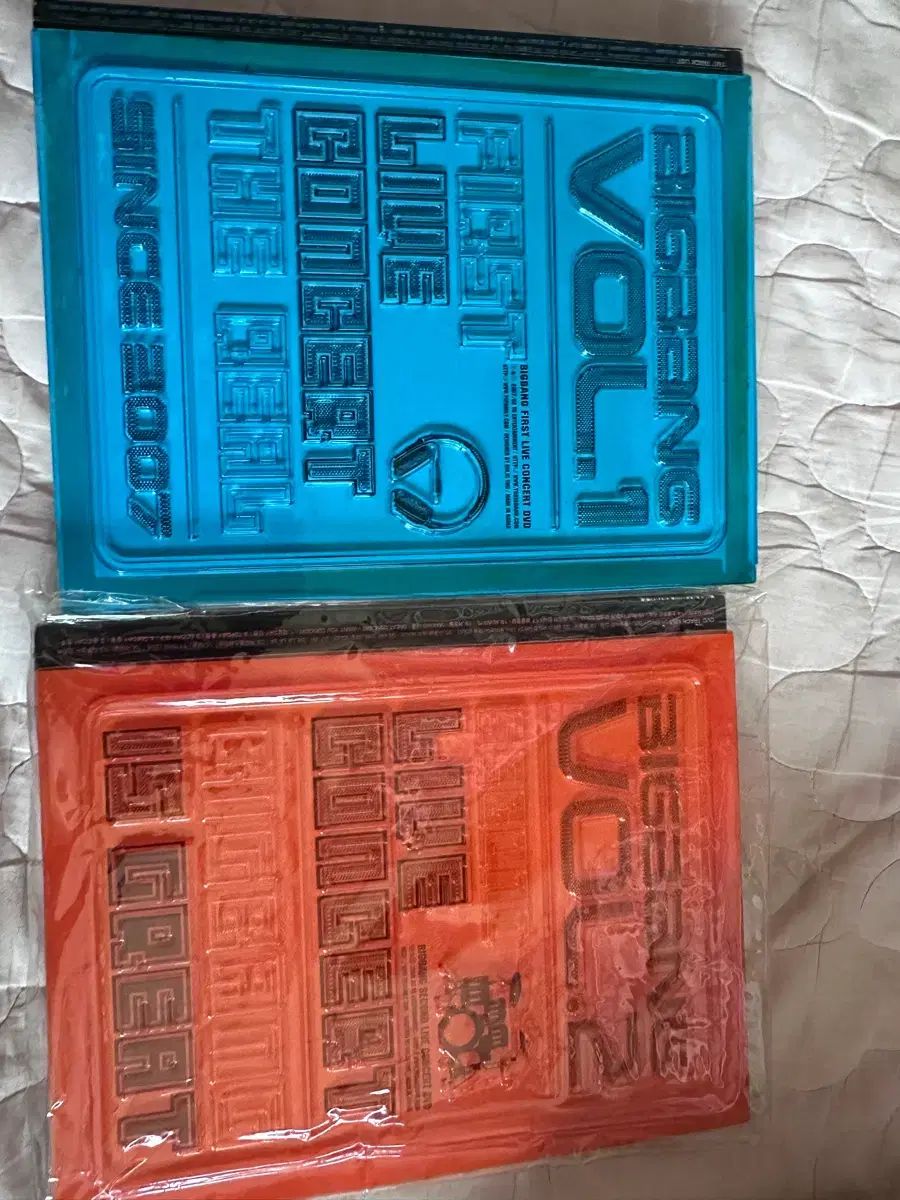 BIGBANG グッズ・LIVE DVDセット BIGBANG コンサート DVD Vol 1 Vol 2 セット - メルカリ