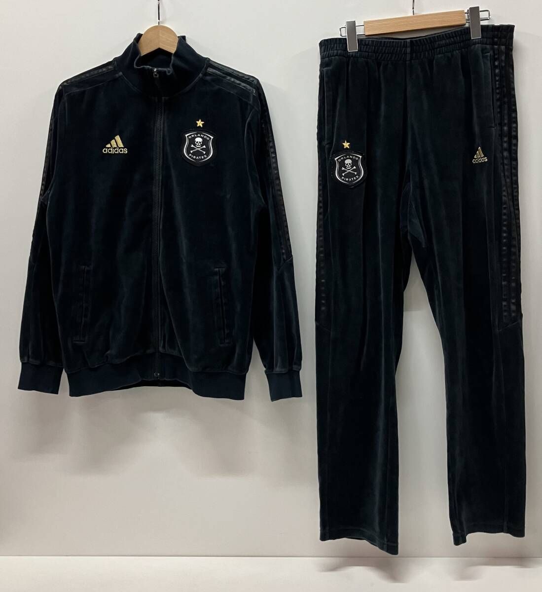 Adidas 上下セットアップ　ベロアジャージ　Orland pirates L adidas アディダス ジャージ ORLAND PIRATES ベロア セットアップ