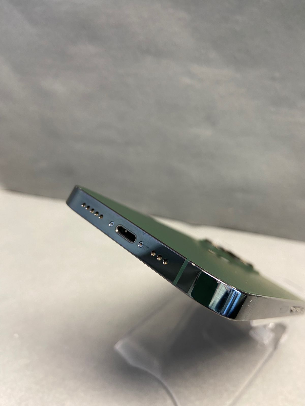 美品 国内版 SIMフリー iPhone13 Pro 256GB アルパイングリーン色