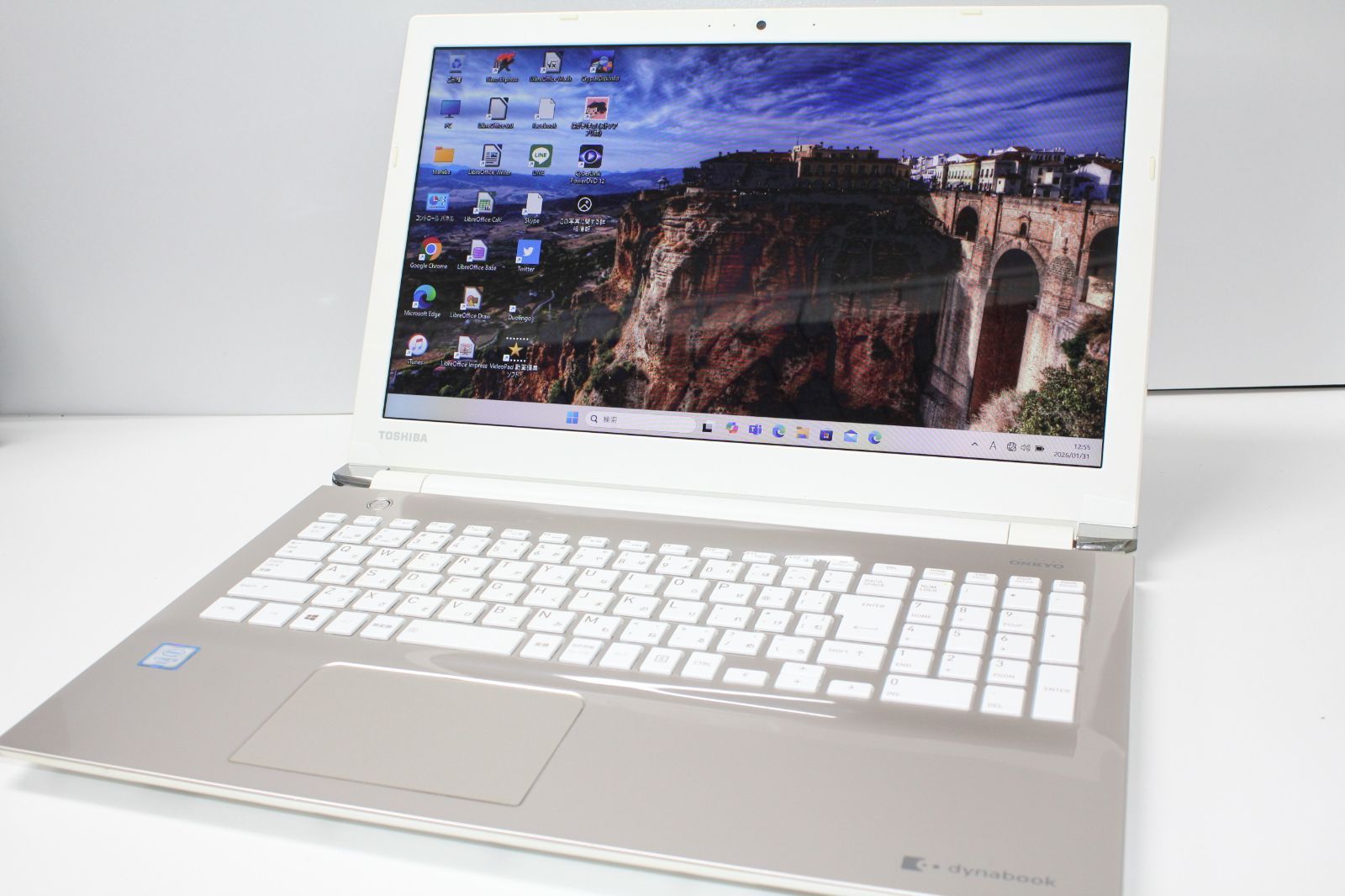 中古ノートPC】東芝〈dynabook AZ45/BG〉Intel core i5/SSD256GB