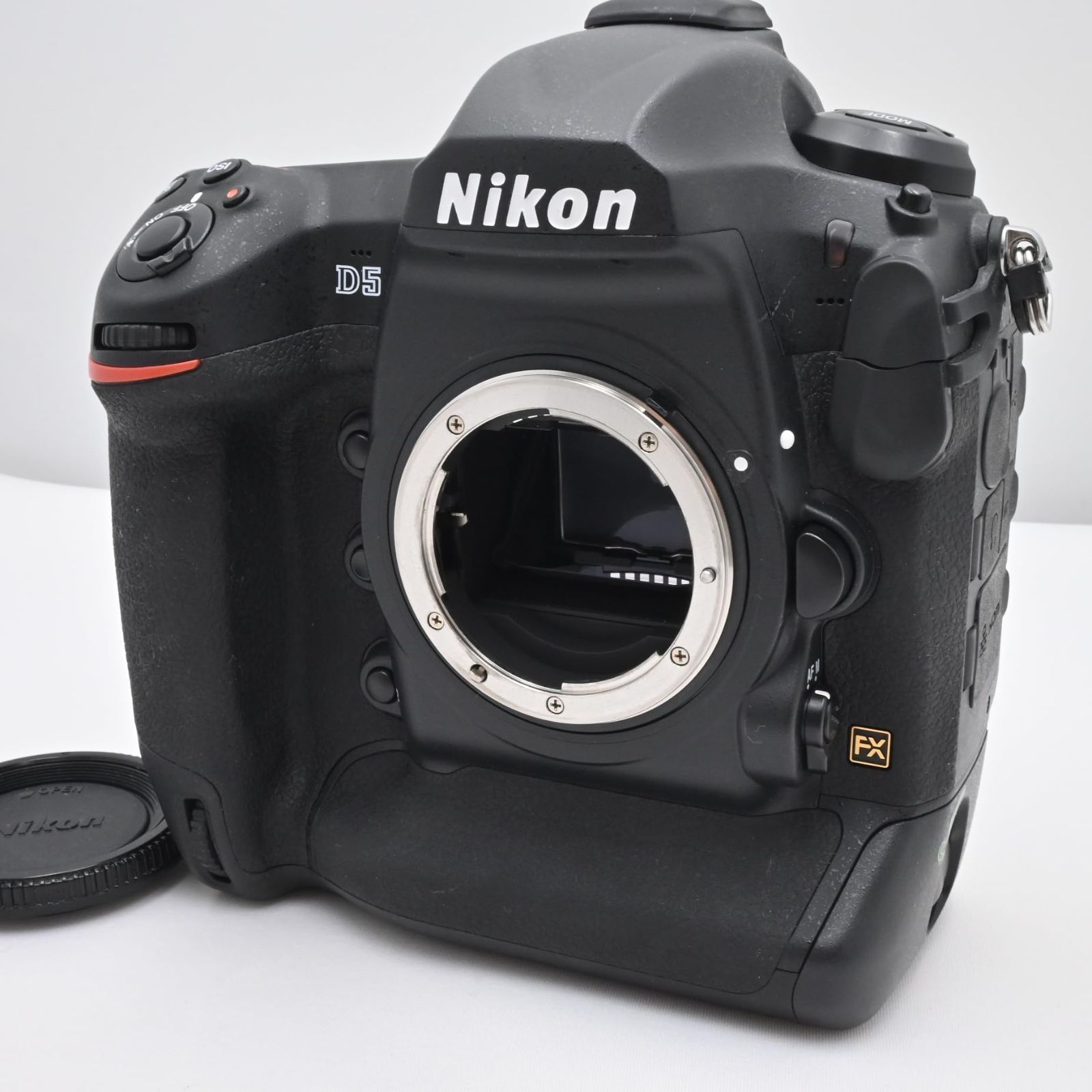 極上品Nikon デジタル一眼レフカメラ D5 (XQD-Type) - メルカリ