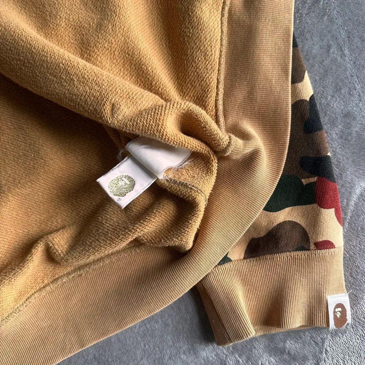 A BATHING APE アベイシングエイプ カモ フードジップ - メルカリ