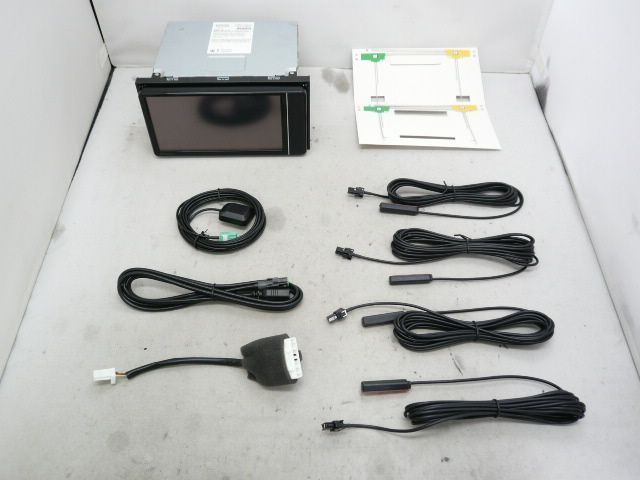 中古】 トヨタ純正 NSZT-W68T メモリーナビ 地デジ/フルセグ/DVD/CD/SD
