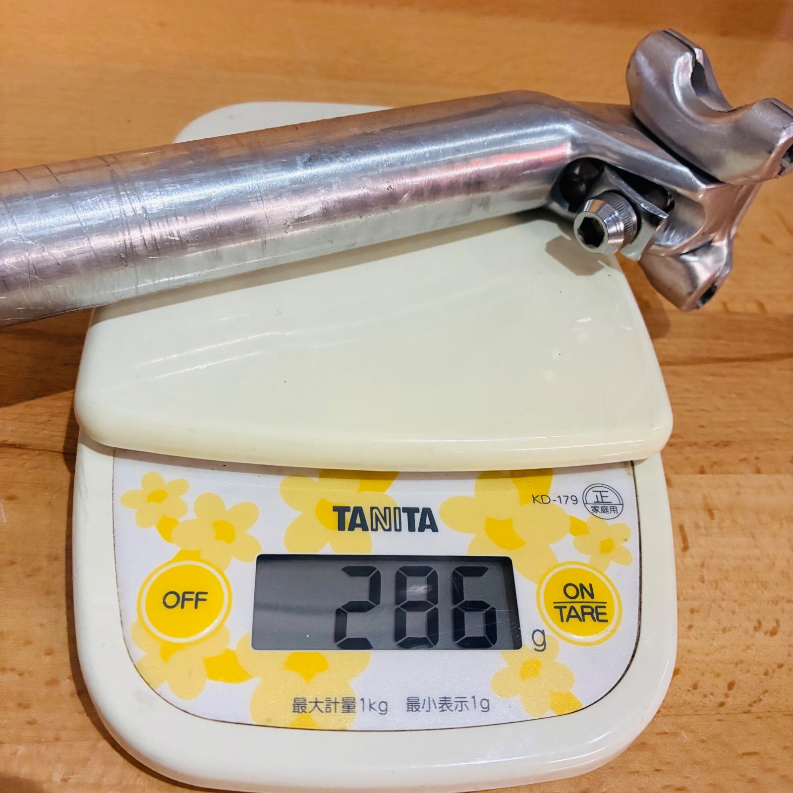 中古品】 シマノ 600 φ 27.2mm × 200mm シートポスト シートピラー