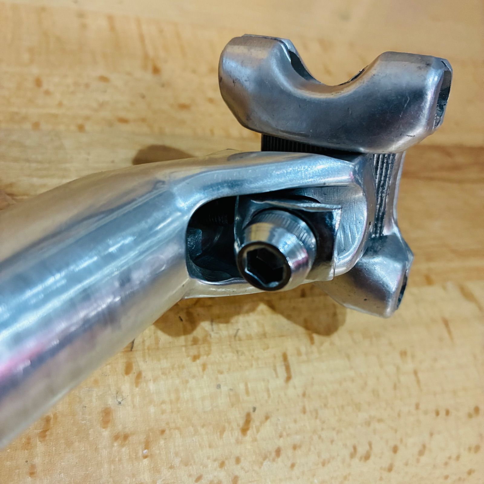 中古品】 シマノ 600 φ 27.2mm × 200mm シートポスト シートピラー