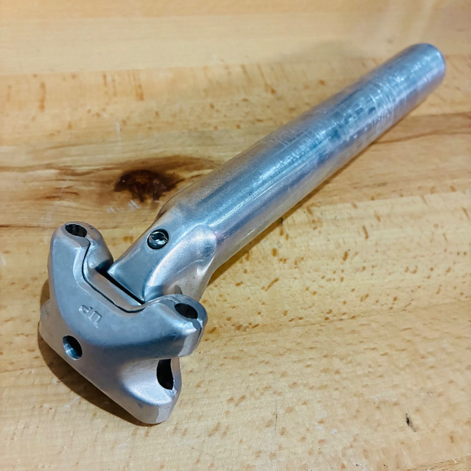 中古品】 シマノ 600 φ 27.2mm × 200mm シートポスト シートピラー