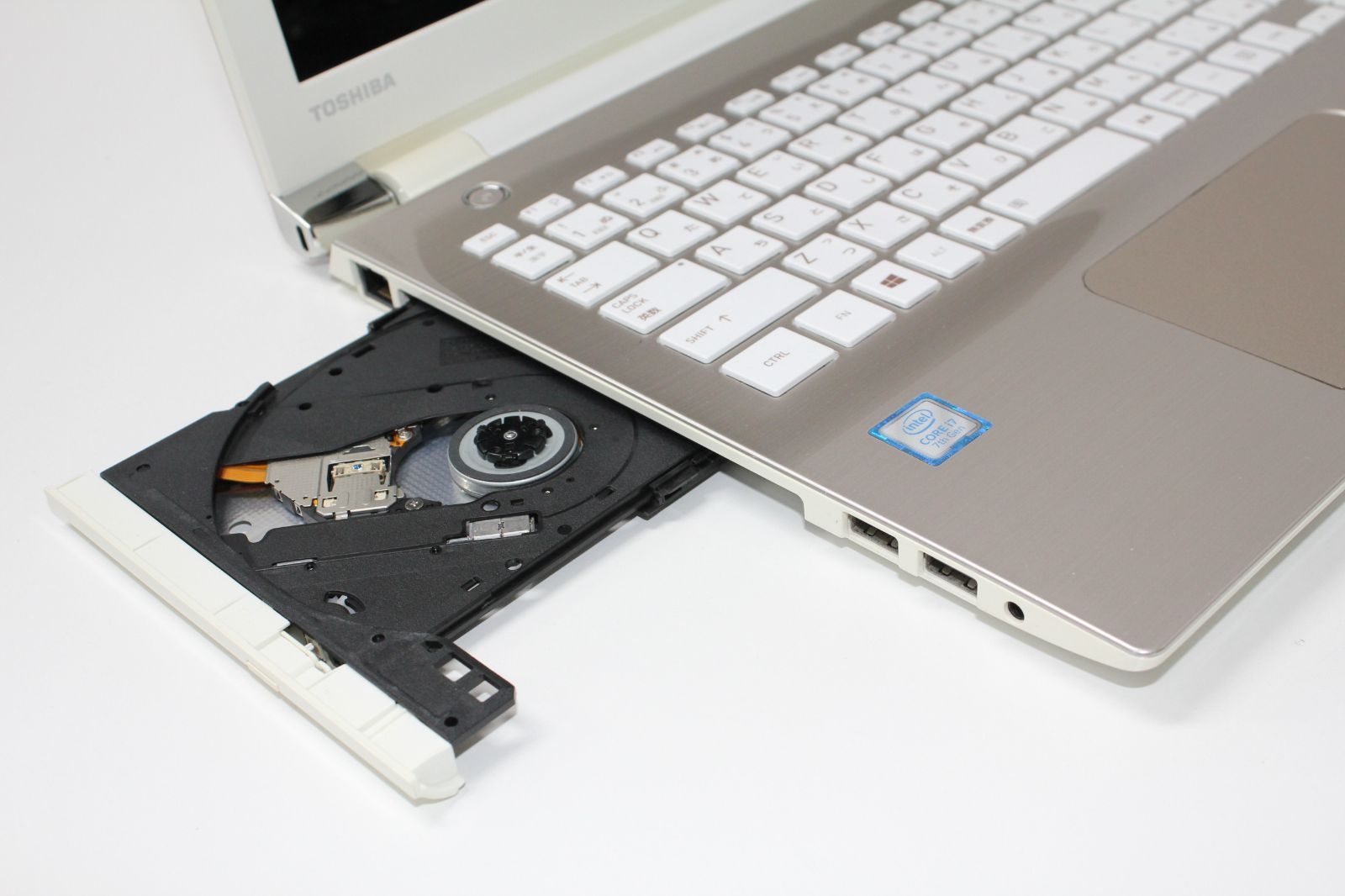 中古ノートPC】東芝〈dynabook T65/CG〉Intel core i7/SSD512GB/メモリ