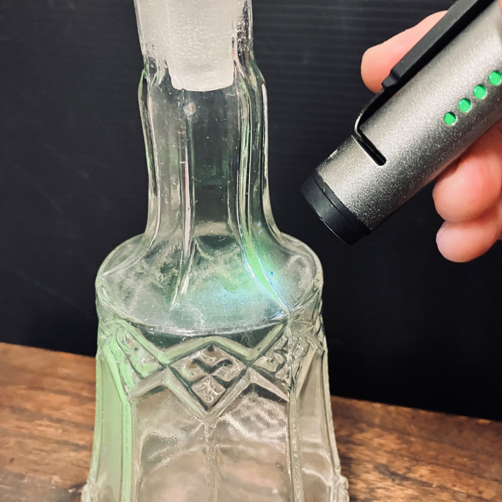 ウランガラス デキャンタ 栓付き 昭和レトロ ガラスボトル ブラック