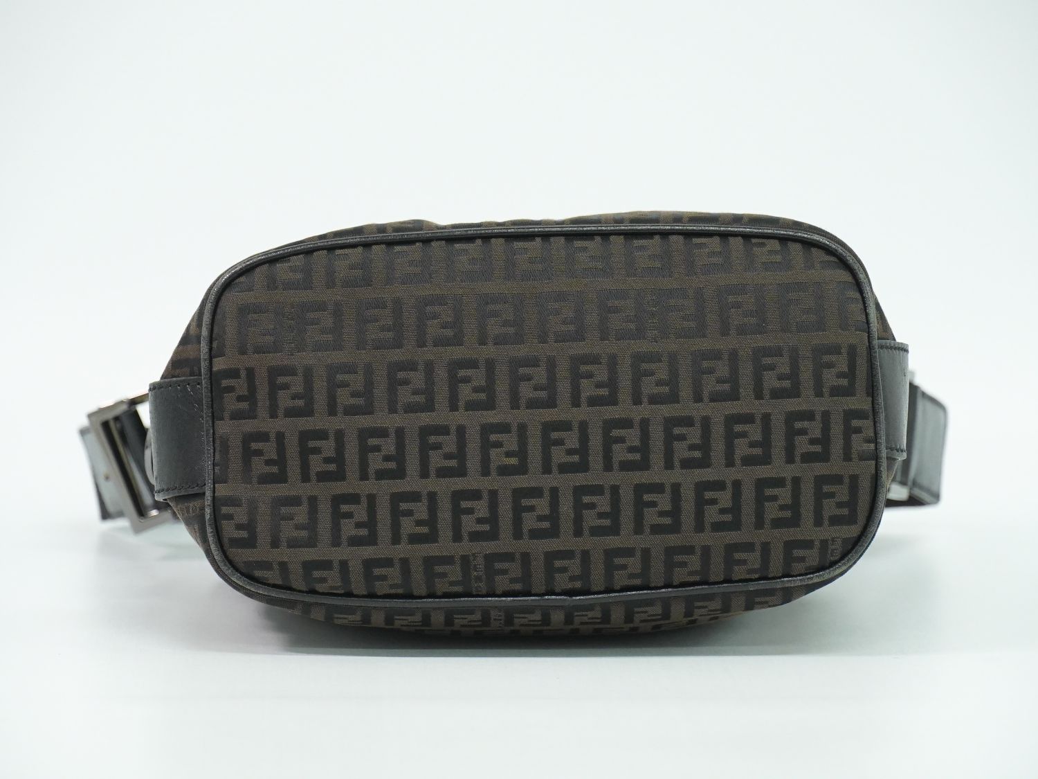 本物 フェンディ FENDI ズッキーノ ショルダーバッグ キャンバス ブラウン 7VA004 Zucchino バッグ 中古・ 本物 フェンディ FENDI ズッキーノ ショルダーバッグ キャンバス