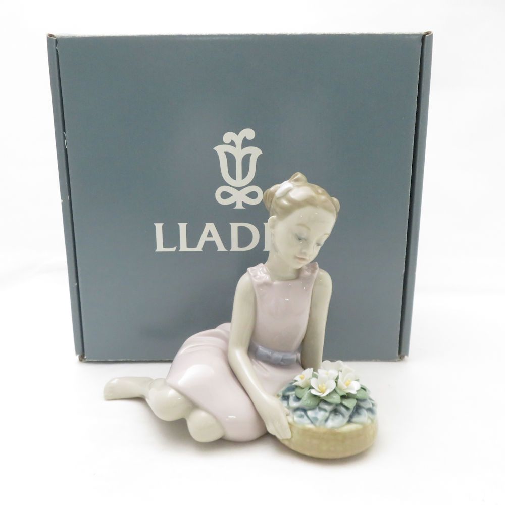 未使用 LLADRO リヤドロ 8573 きれいに咲いてね フィギュリン 置物 インテリア 女の子 花 SM4936E1 