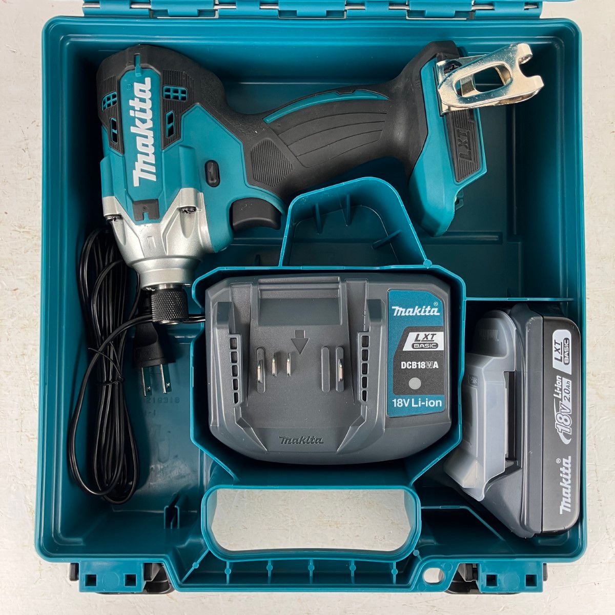 ЗЗMAKITA マキタ 18v 充電式インパクトドライバ バッテリーx1 充電器 