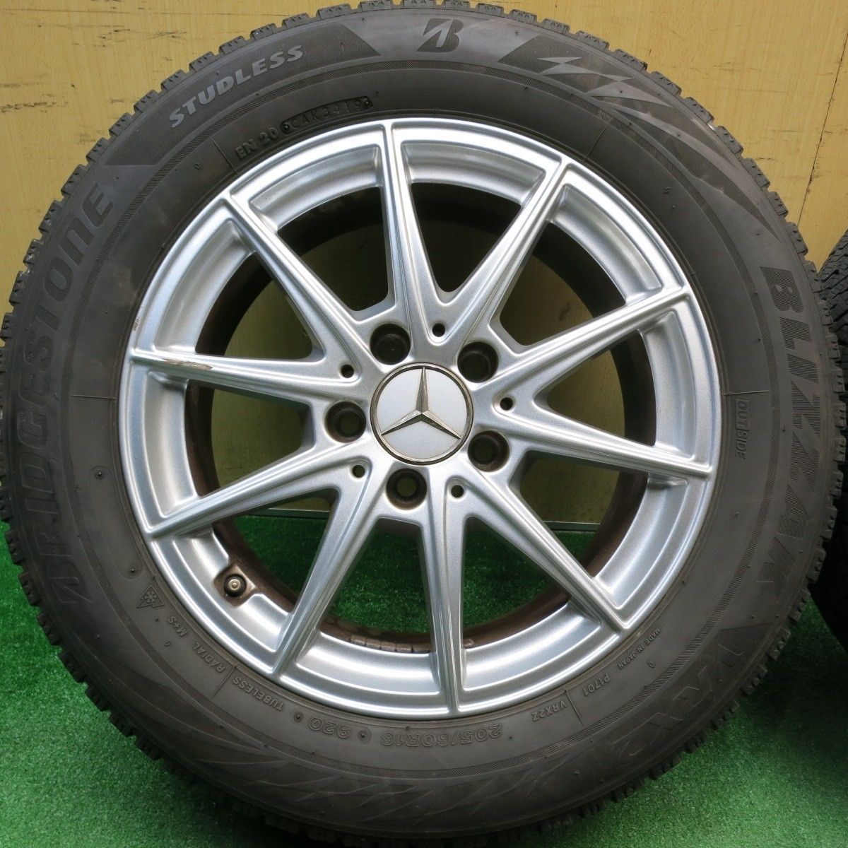 4本価格☆ベンツ W177 Aクラス 純正 205/60R16 スタッドレス 